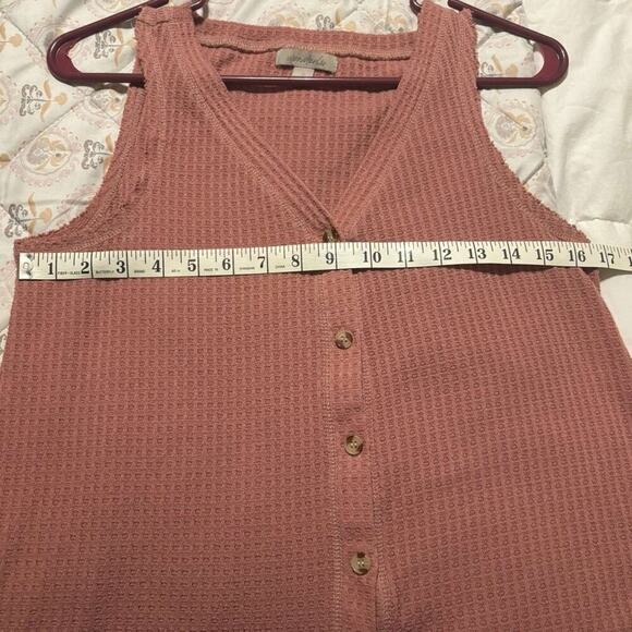 Women's Sleeveless Button-Down Top - Muted/Dark Pink - Picture 8 of 8